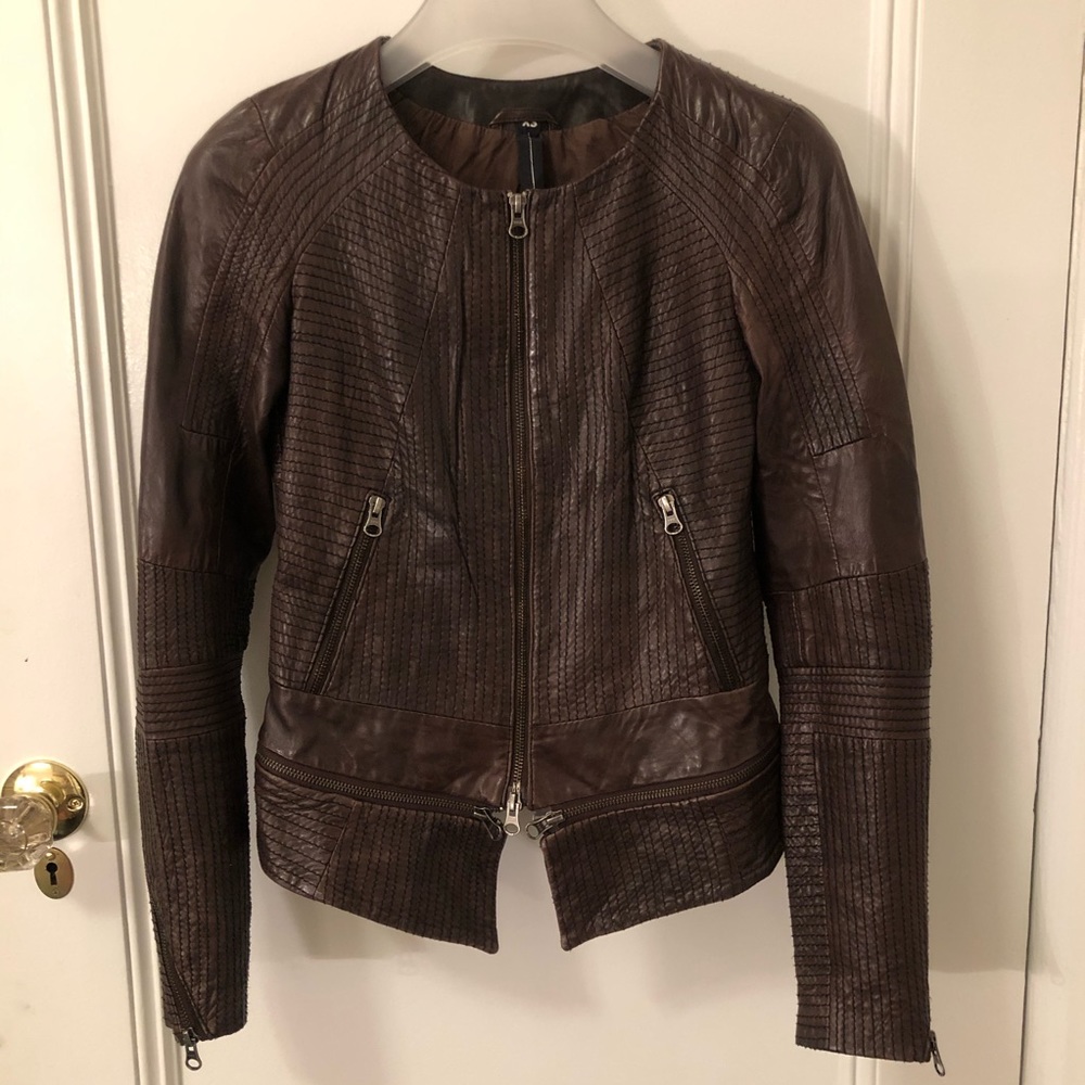 Improvd dark brown fitted leather jacket.